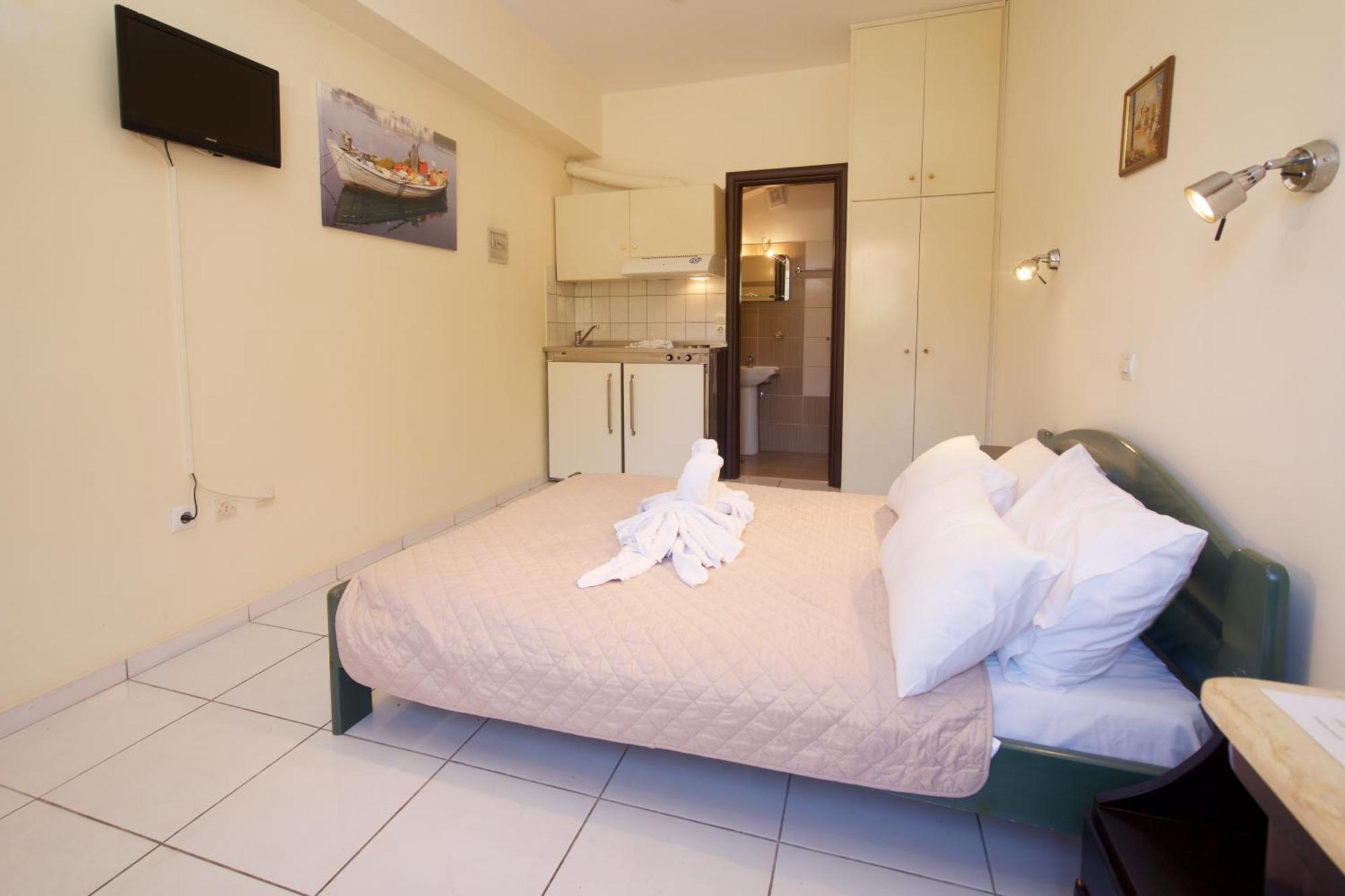 Theodora Studios & Apartments Skala  Экстерьер фото