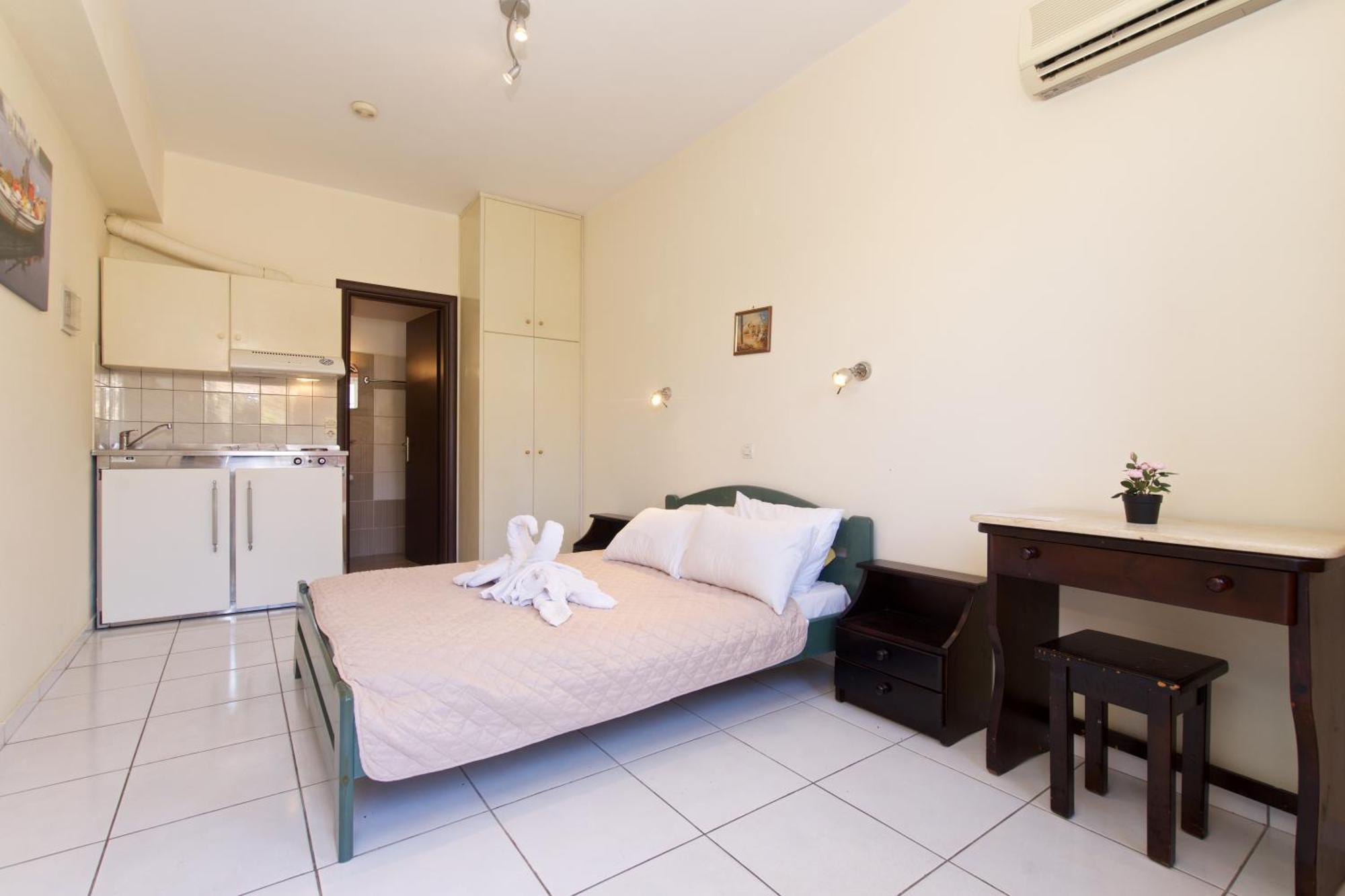 Theodora Studios & Apartments Skala  Экстерьер фото