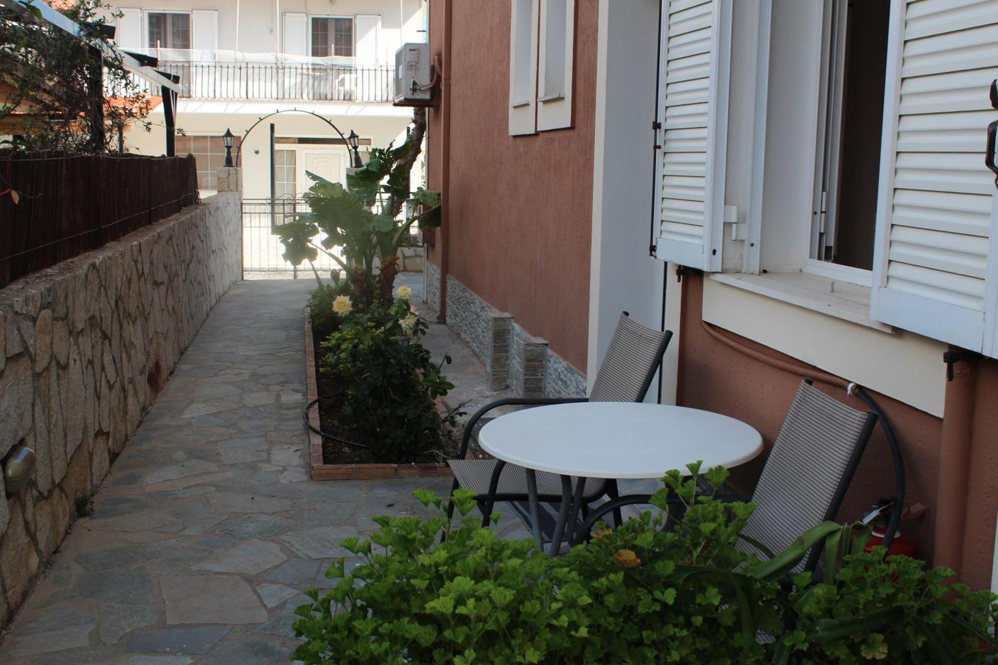 Theodora Studios & Apartments Skala  Экстерьер фото