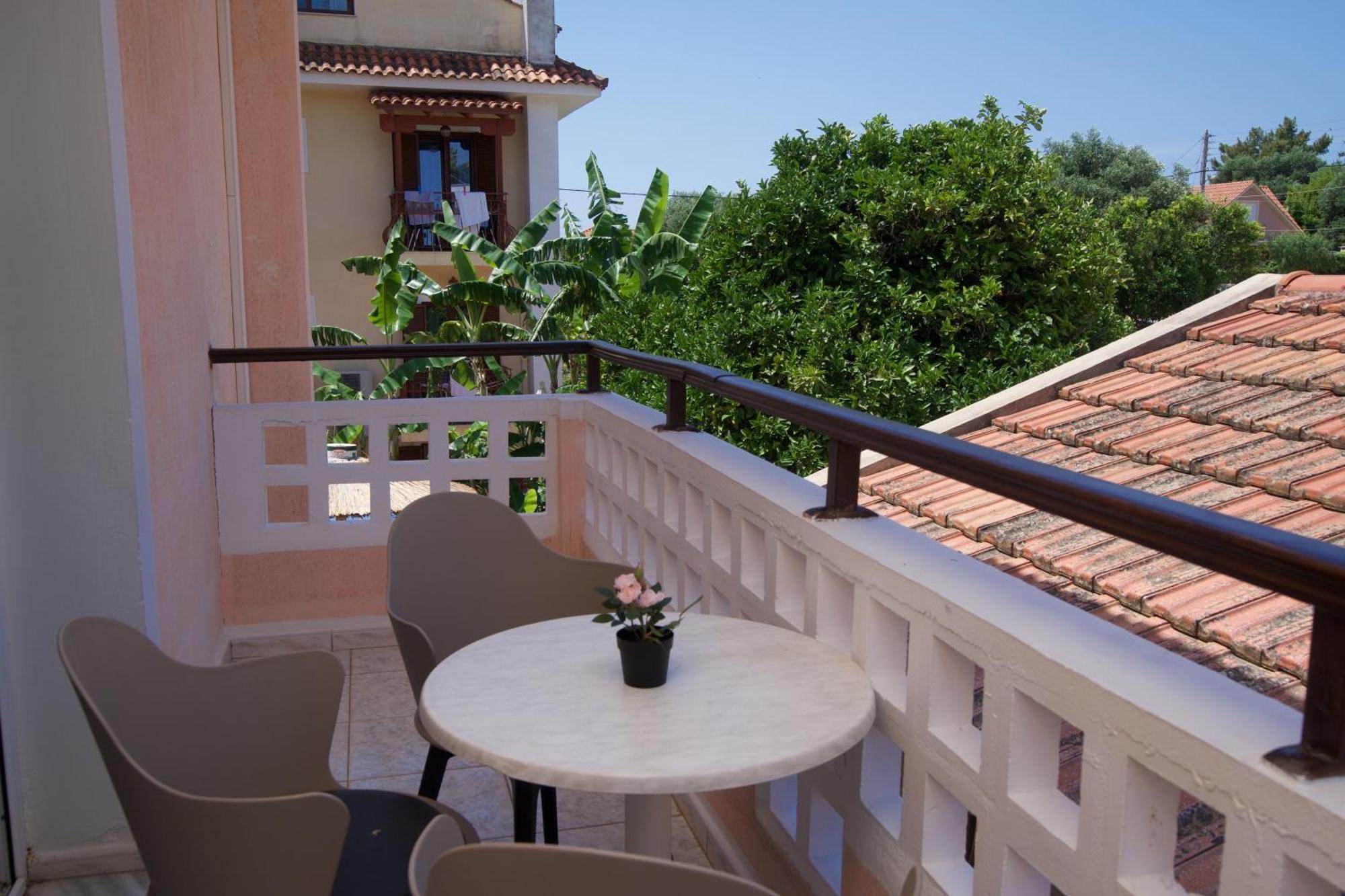 Theodora Studios & Apartments Skala  Экстерьер фото