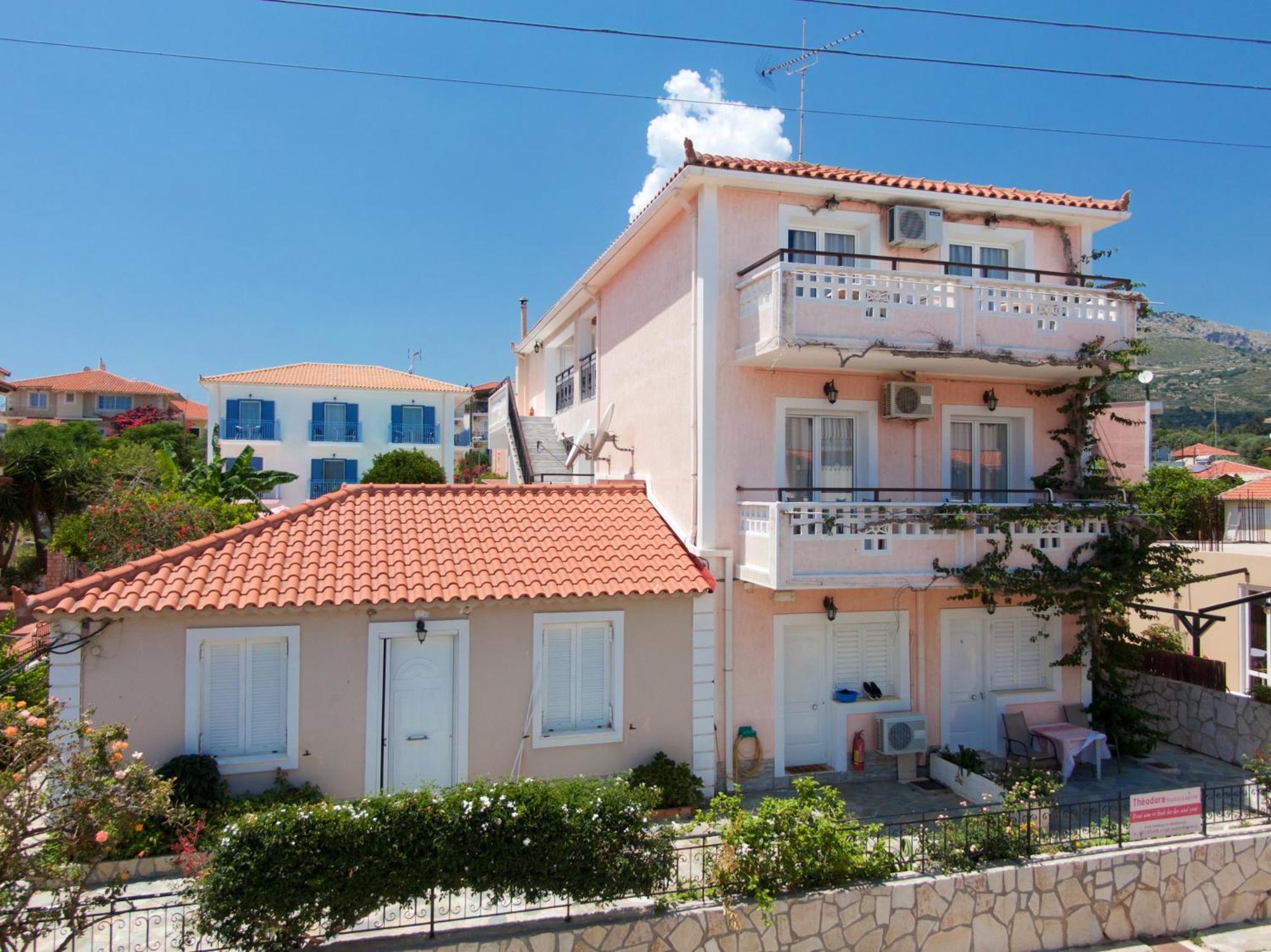 Theodora Studios & Apartments Skala  Экстерьер фото